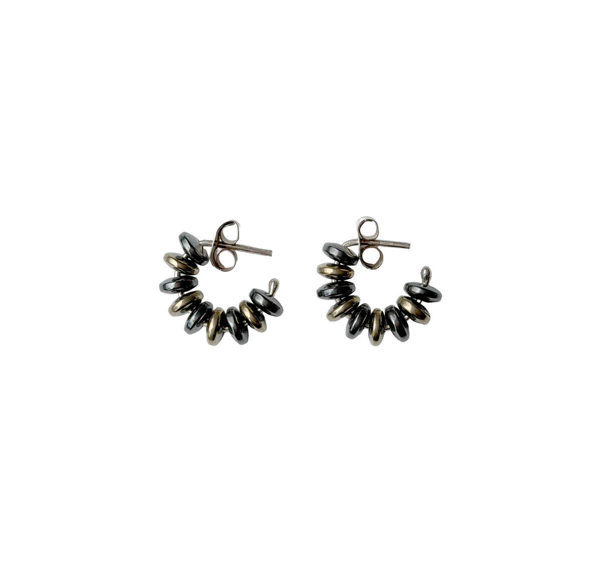 Aretes Alma Dorado + Negro M de RONNIKA